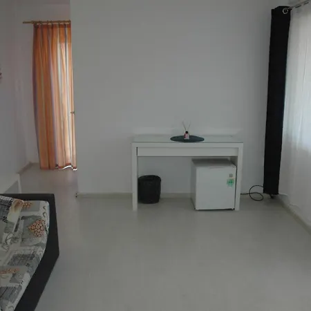 ゲストハウス Oaza De Verdeata ヴァマ・ヴェケ